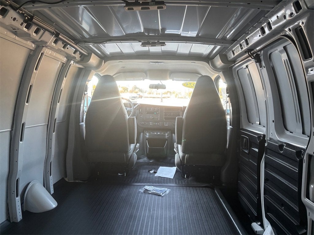 2025 Chevrolet Express Cargo 2500 WT