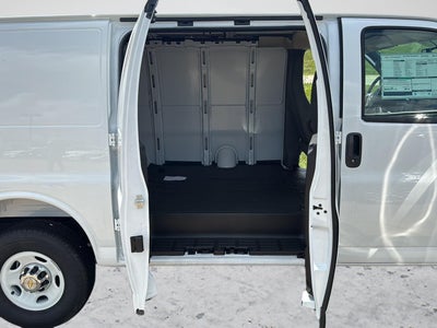 2025 Chevrolet Express Cargo WT