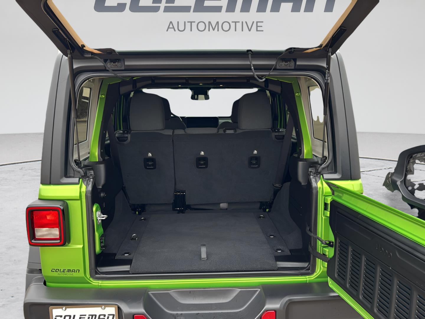 2025 Jeep Wrangler 4-Door Willys 4x4