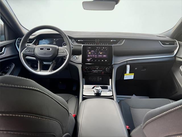 2025 Jeep Grand Cherokee Laredo 4x4