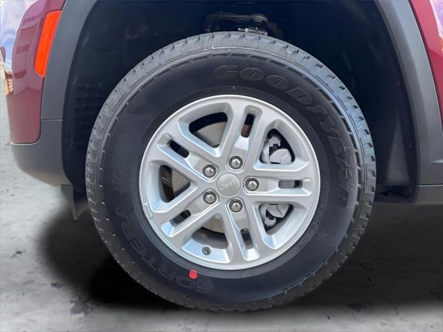 2025 Jeep Grand Cherokee Laredo 4x4