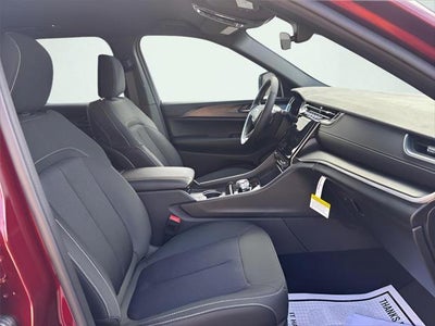 2025 Jeep Grand Cherokee Laredo 4x4