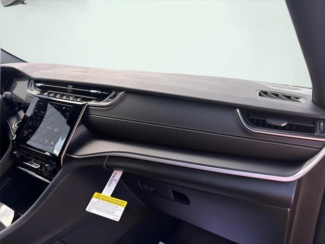 2025 Jeep Grand Cherokee Laredo 4x4