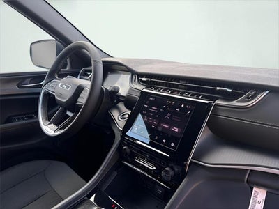 2025 Jeep Grand Cherokee Laredo 4x4