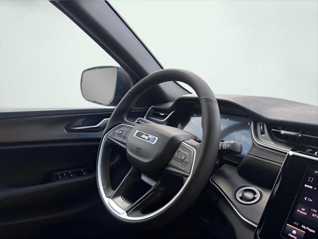 2025 Jeep Grand Cherokee Laredo 4x4