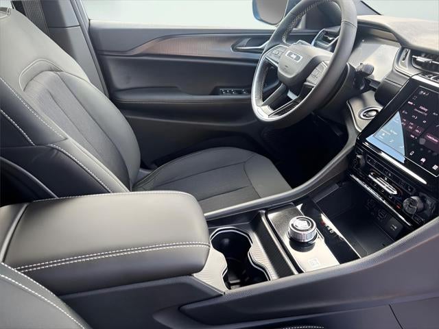 2025 Jeep Grand Cherokee Laredo 4x4