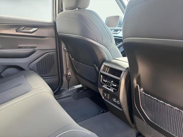 2025 Jeep Grand Cherokee Laredo 4x4