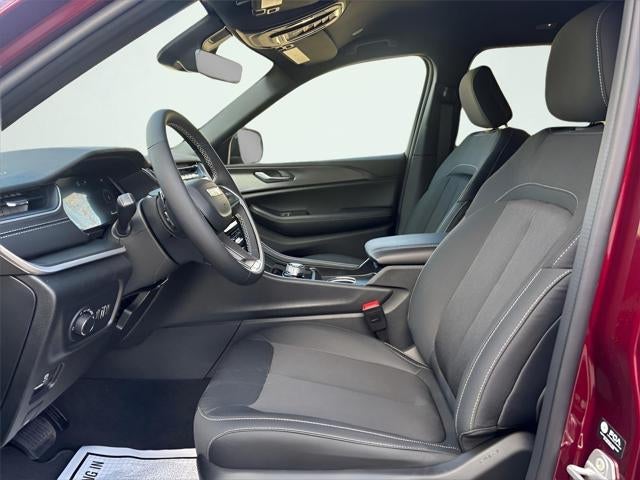 2025 Jeep Grand Cherokee Laredo 4x4