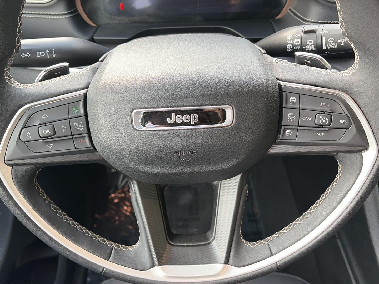 2023 Jeep Grand Cherokee L Laredo 4x4