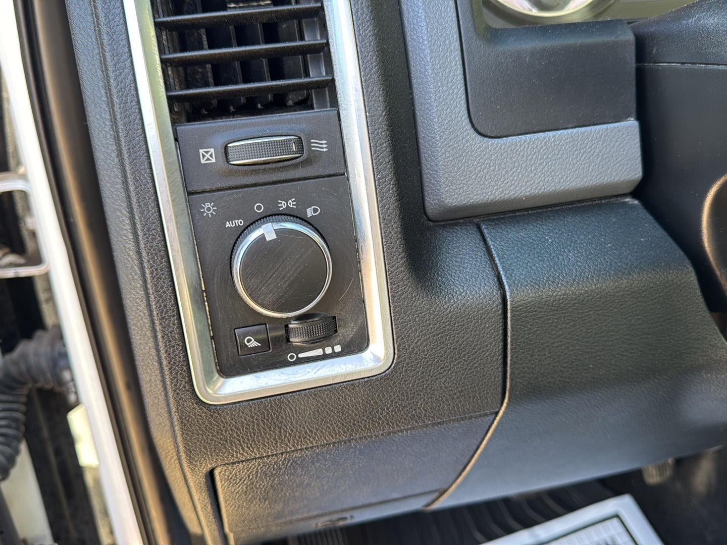2018 RAM 1500 SLT