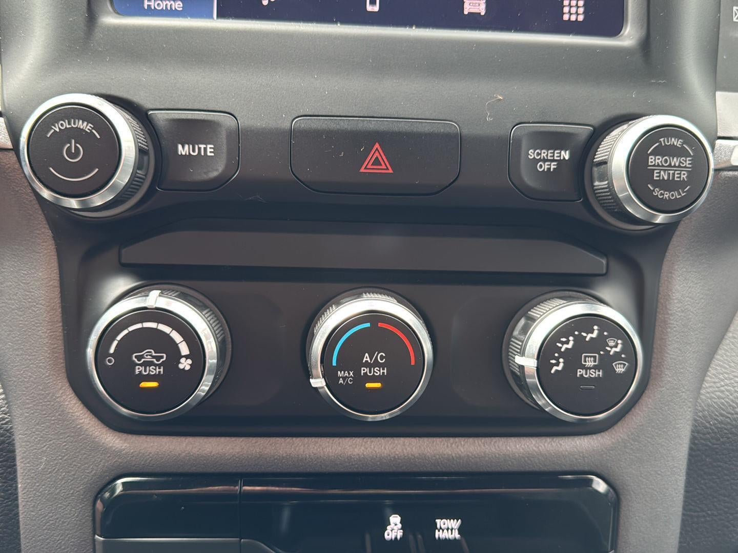 2022 RAM 1500 Big Horn Crew Cab 4x4 5'7' Box