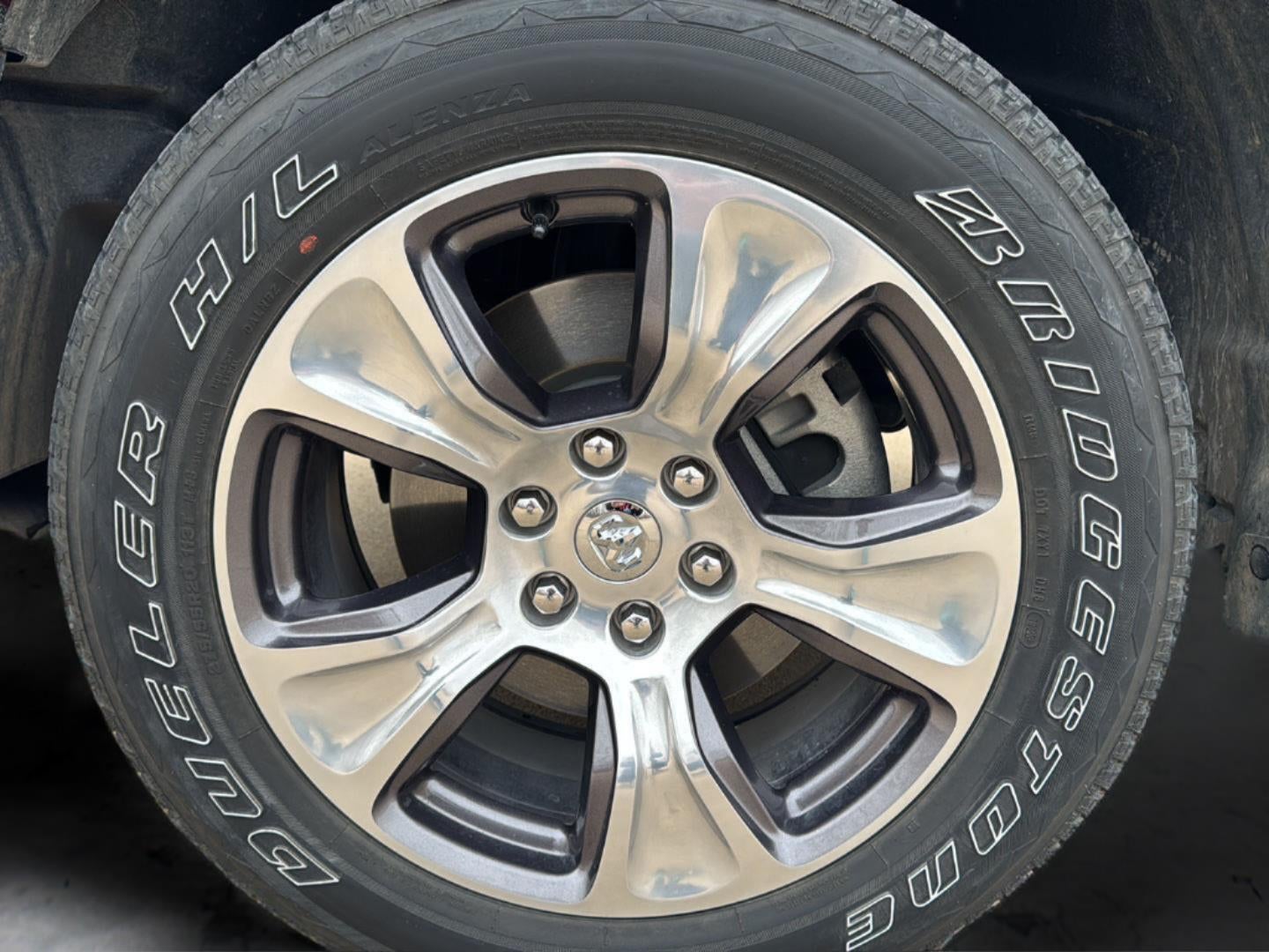 2023 RAM 1500 Laramie Crew Cab 4x4 5'7' Box