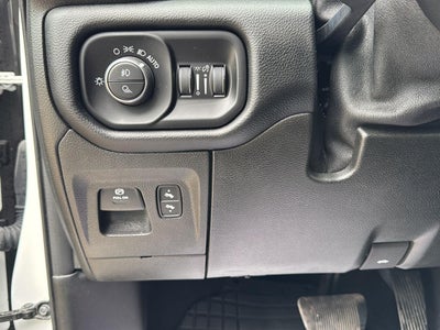 2019 RAM 1500 Laramie Crew Cab 4x4 5'7' Box