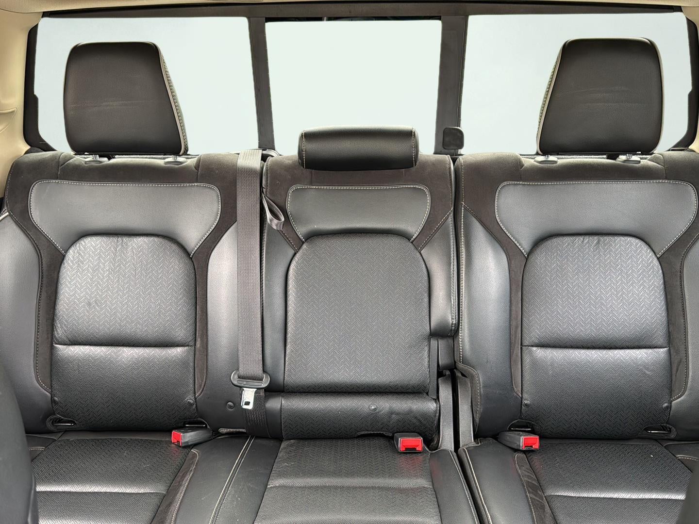 2019 RAM 1500 Laramie Crew Cab 4x4 5'7' Box