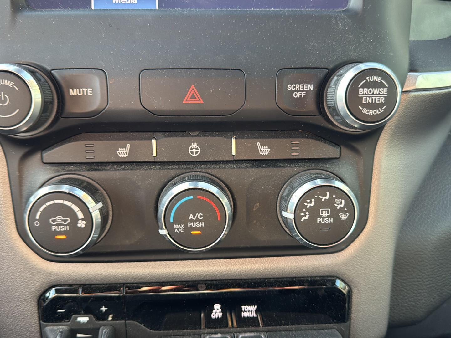 2023 RAM 1500 Big Horn Crew Cab 4x4 6'4' Box