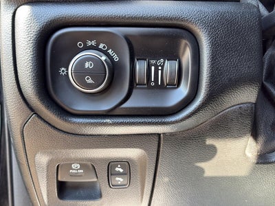 2021 RAM 1500 Laramie Crew Cab 4x4 6'4' Box