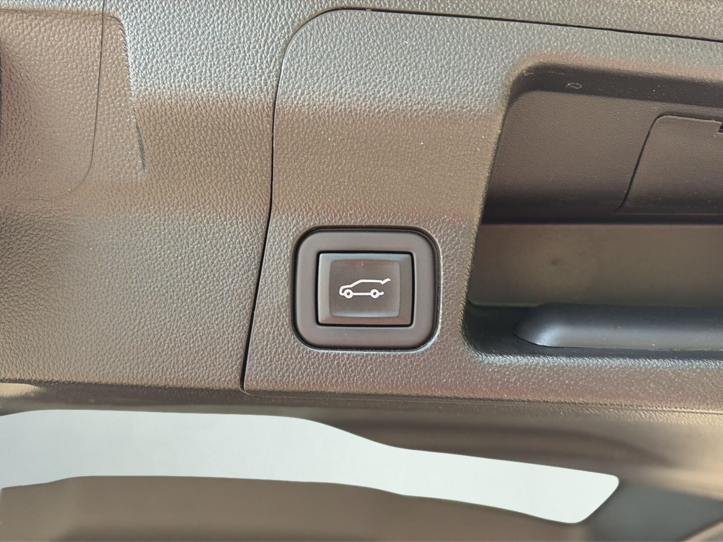 2023 GMC Acadia AWD AT4