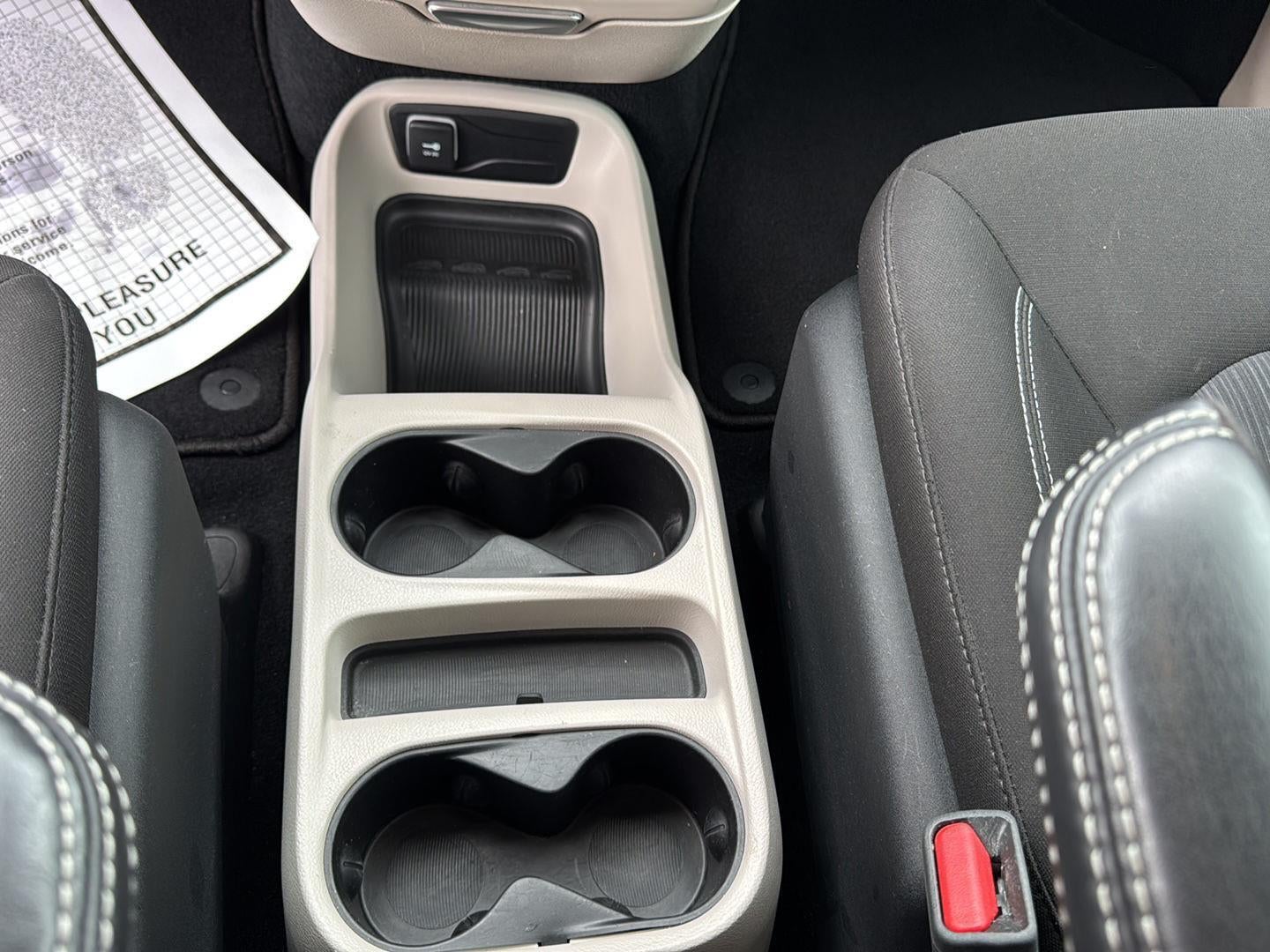 2023 Chrysler Voyager LX