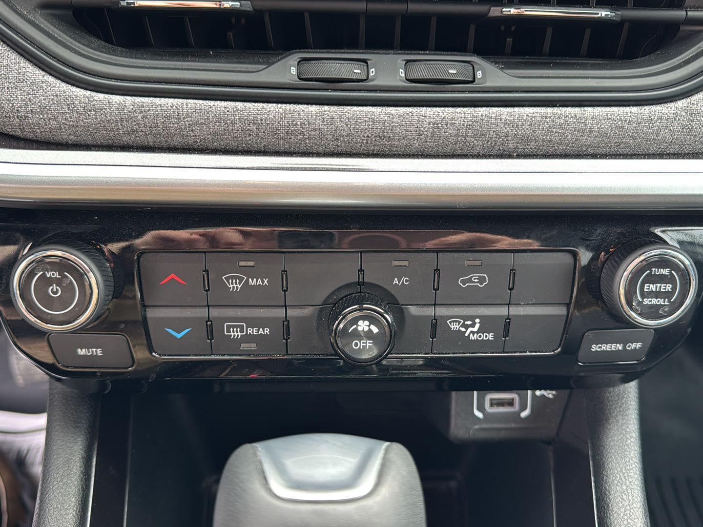 2024 Jeep Compass Latitude Lux FWD