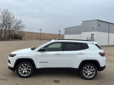 2024 Jeep Compass Latitude Lux FWD