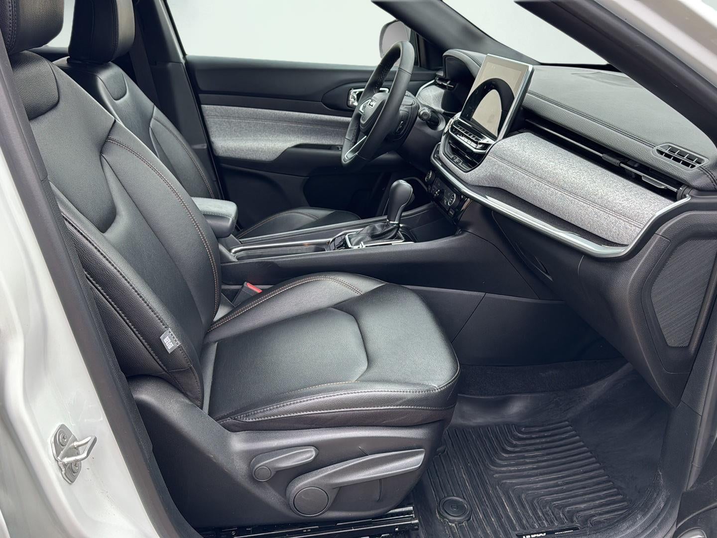 2024 Jeep Compass Latitude Lux FWD