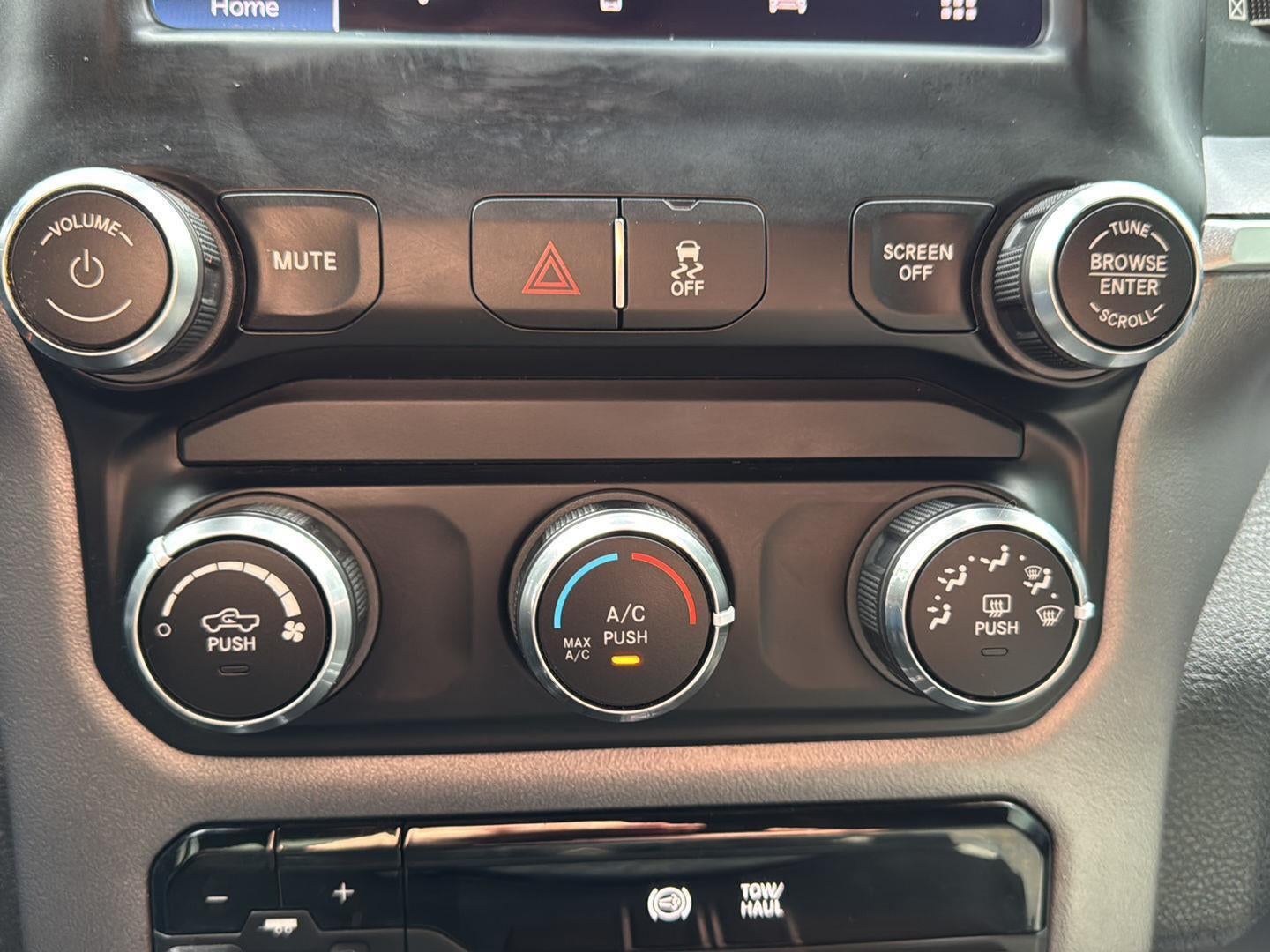 2022 RAM 2500 Big Horn Crew Cab 4x4 6'4' Box