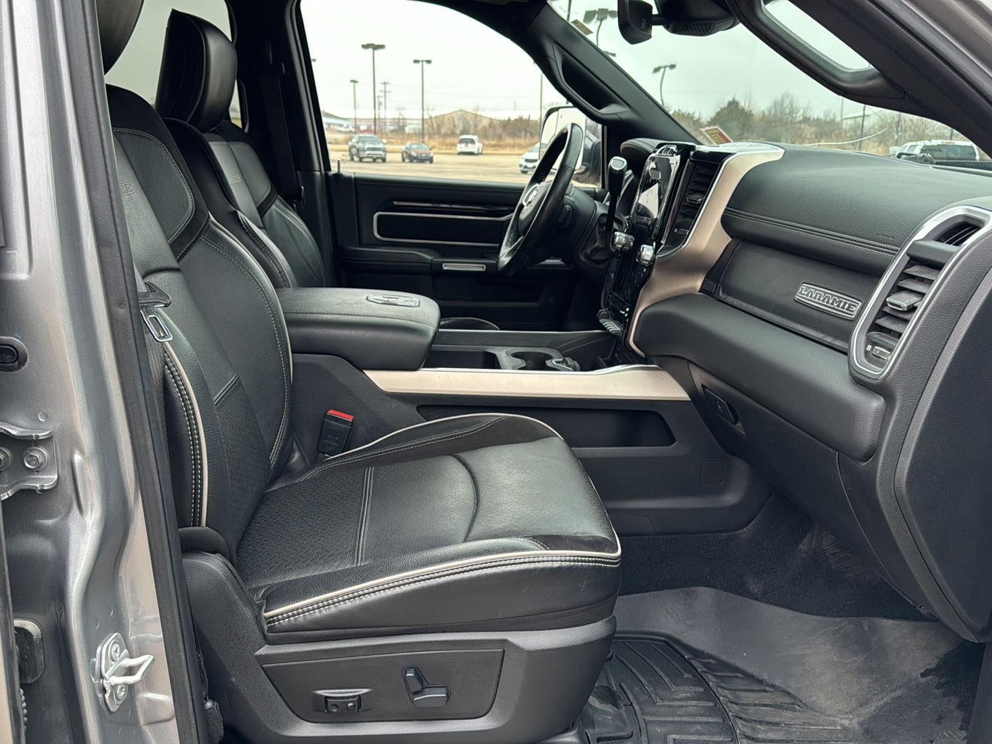 2019 RAM 2500 Laramie Crew Cab 4x4 6'4' Box