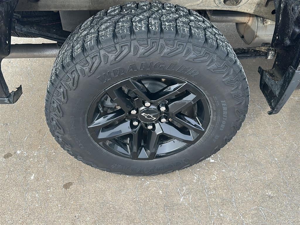 2024 Chevrolet Silverado 1500 4WD Crew Cab Short Bed Custom Trail Boss