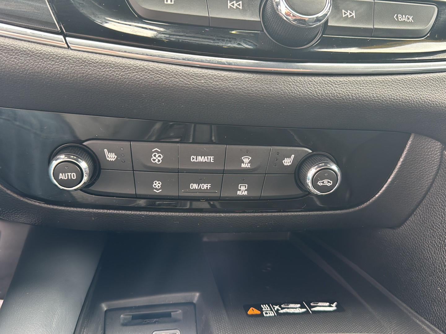 2024 Buick Enclave Essence AWD