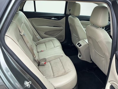 2019 Buick Regal TourX AWD Essence