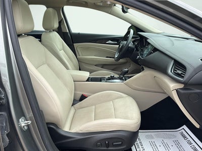 2019 Buick Regal TourX AWD Essence
